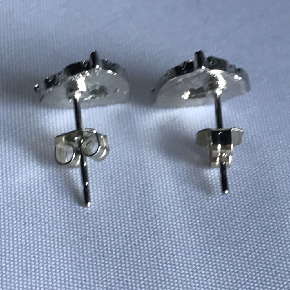 New! Silver CZ Heart Studs - Picture 5 of 8